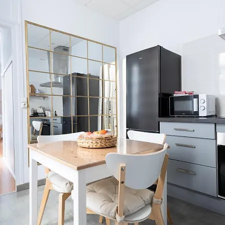 1er Etage Pieton Place De La Pierre